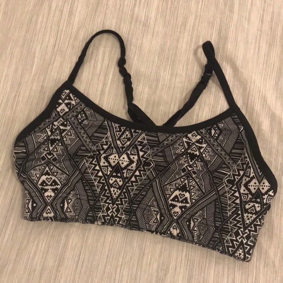 Cotton On Other - Black and White Patterned Sports Bra